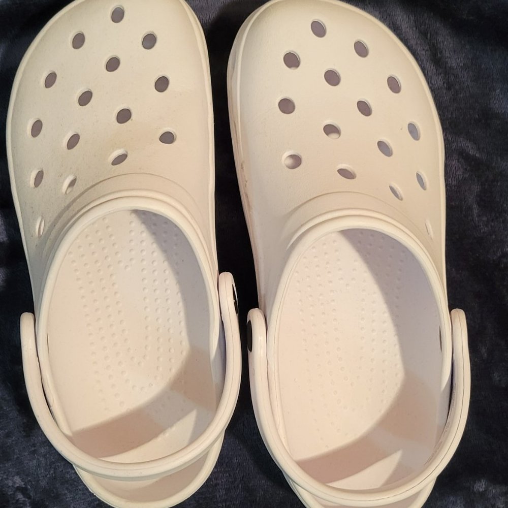 Time and Tru Rubber Clogs